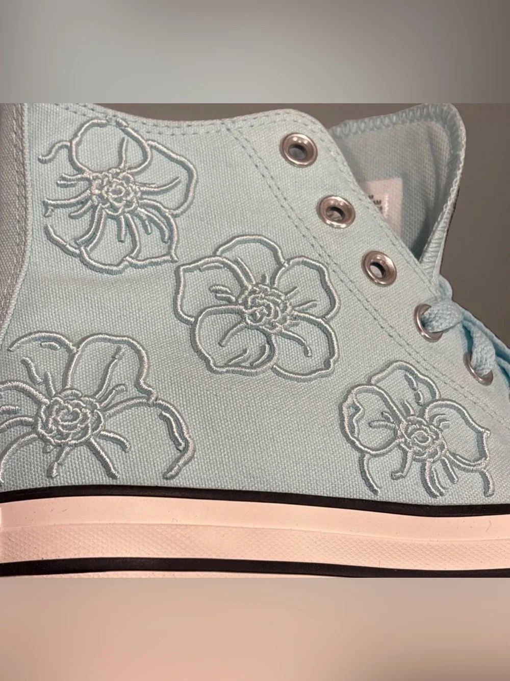 Converse Chuck Taylor All Star Embroidered Floral Hi Top Shoes A21409F Size 8.5